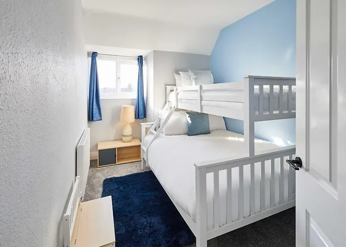 Host & - The Parade View