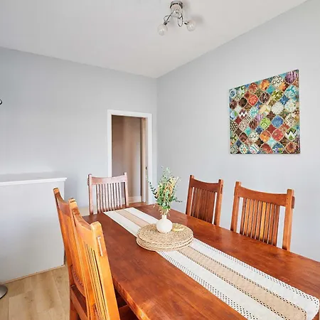 Host & - The Parade View